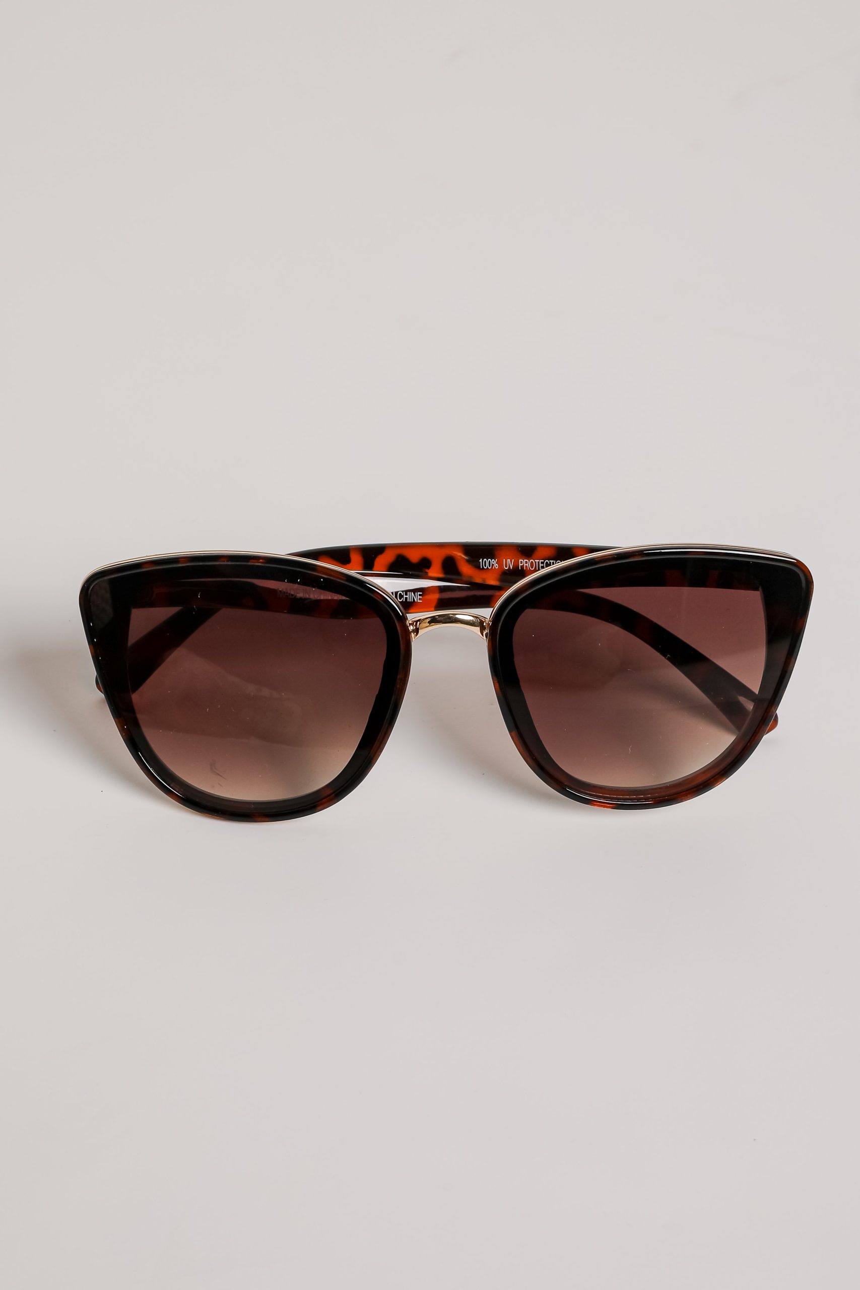 shopdressup_black_cat_eye_sunnies-10_7d511847-56d1-4e2d-8075-2633b480f869.jpg